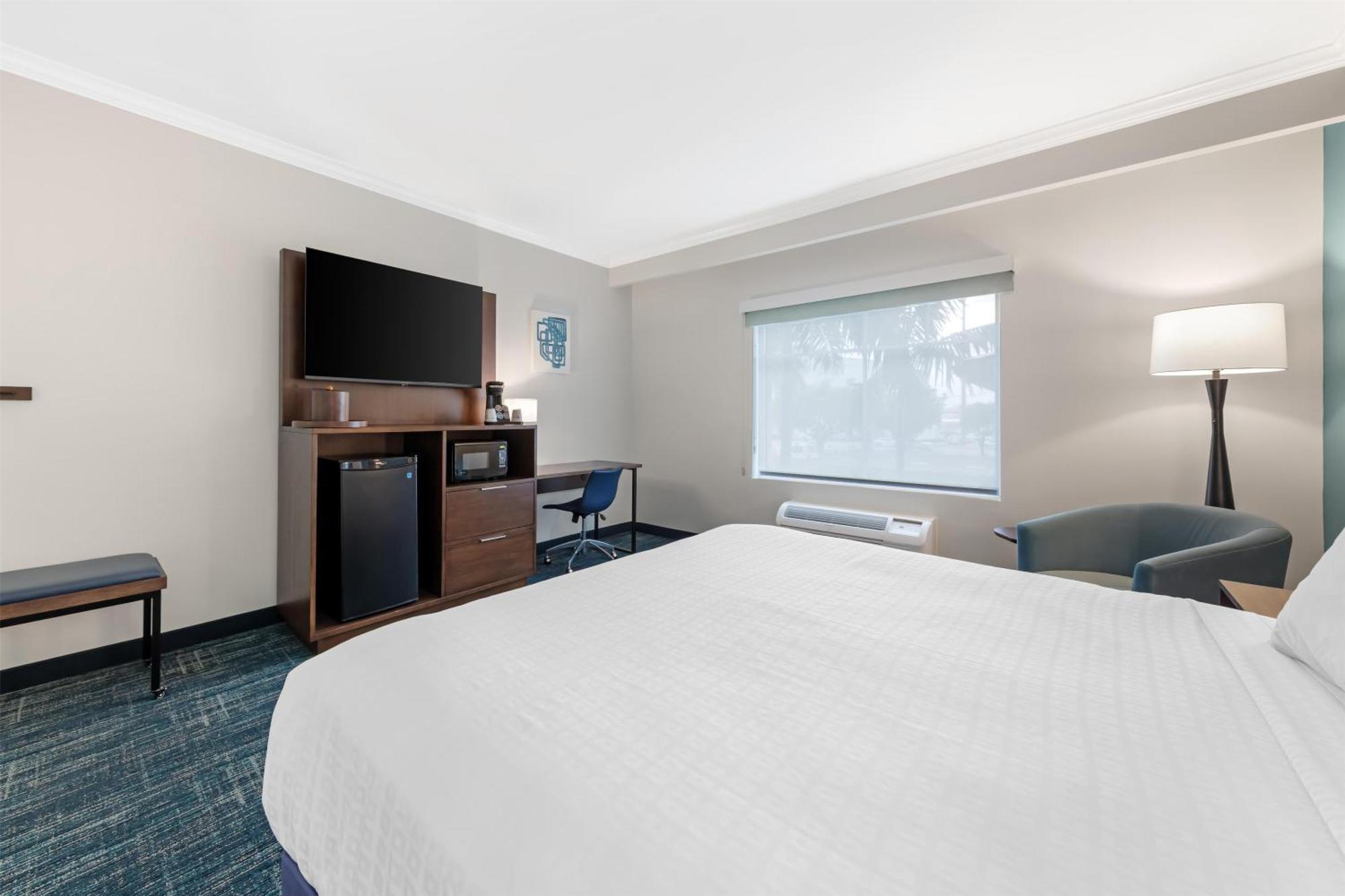 Quarto Amplo com Cama King-size - Não Fumantes