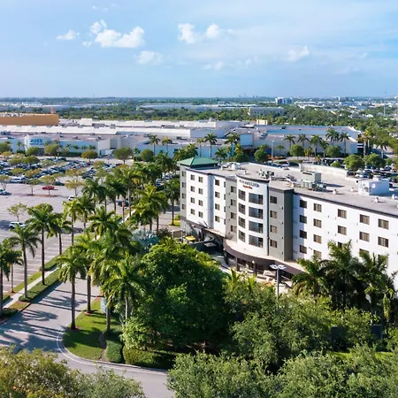 Courtyard By Marriott Miami At Dolphin Mall-3