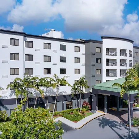 Courtyard By Marriott Miami At Dolphin Mall-2