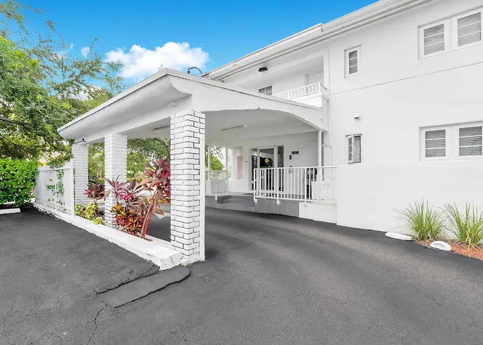 Travelodge By Wyndham Biscayne Bay