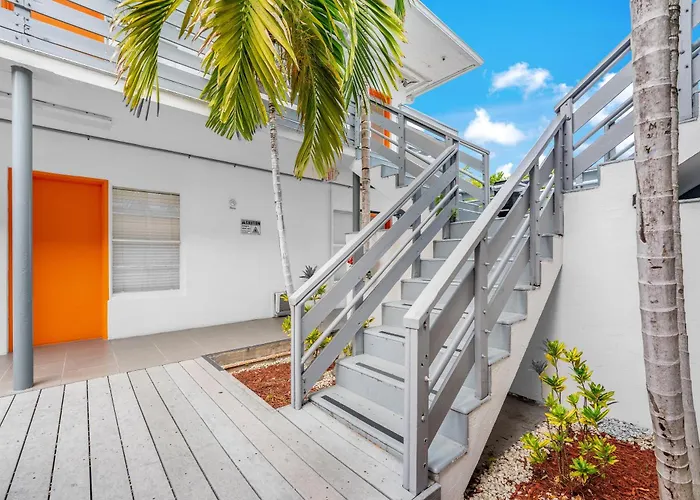 Travelodge By Wyndham Biscayne Bay