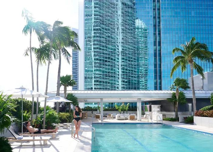 Hot Tub in Room Aka Brickell